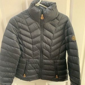 Light weight puff jacket